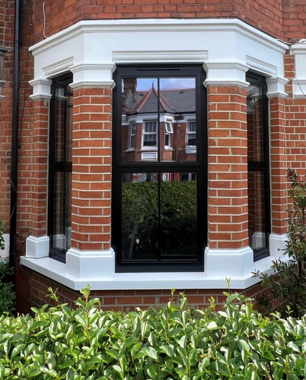 Aluco Steel-Look Aluminium front bay window